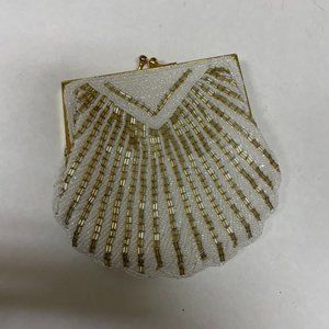 Carla Marchi Small White Beaded Shell Shaped Gold Chain Strap Clutch Purse